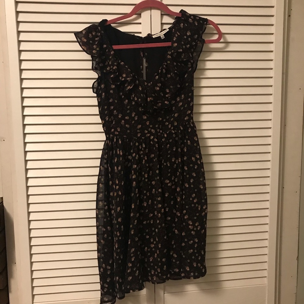 Rebecca Minkoff Ruffle top v neck floral dress